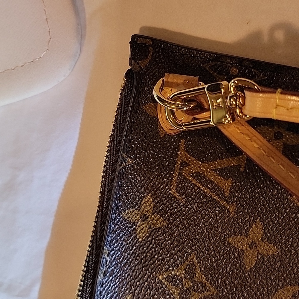 Authentic Louis Vuitton Neverfull GM Monogram Wrislet/Clutch - Picture 11 of 14